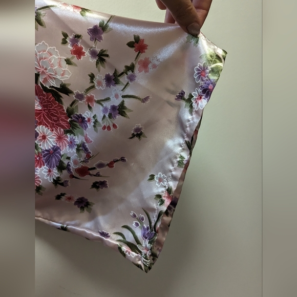 Pink Floral Robe - Picture 8 of 9